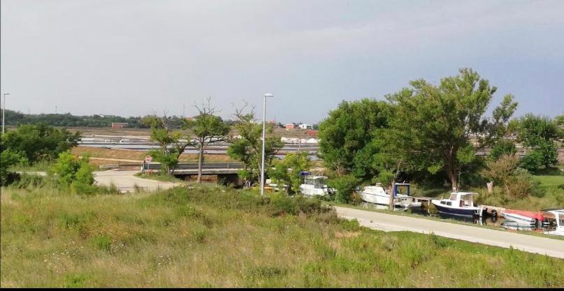 Apartmani Matko Nin Esterno foto
