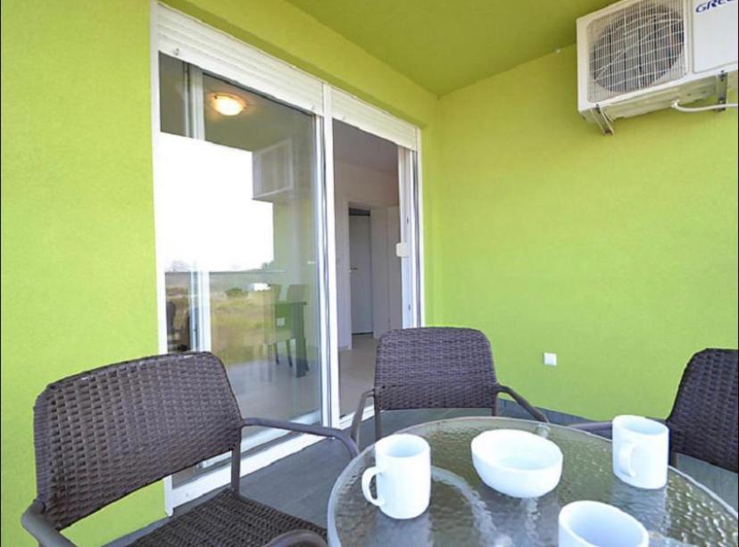 Apartmani Matko Nin Esterno foto