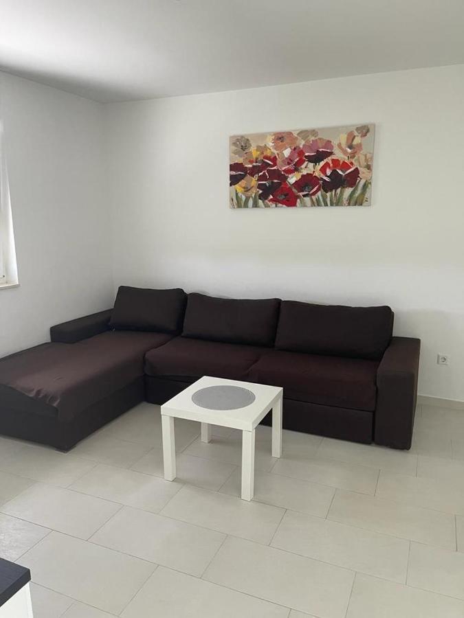 Apartmani Matko Nin Esterno foto
