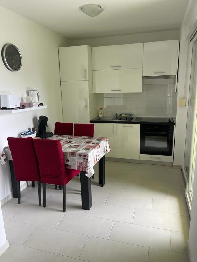 Apartmani Matko Nin Esterno foto