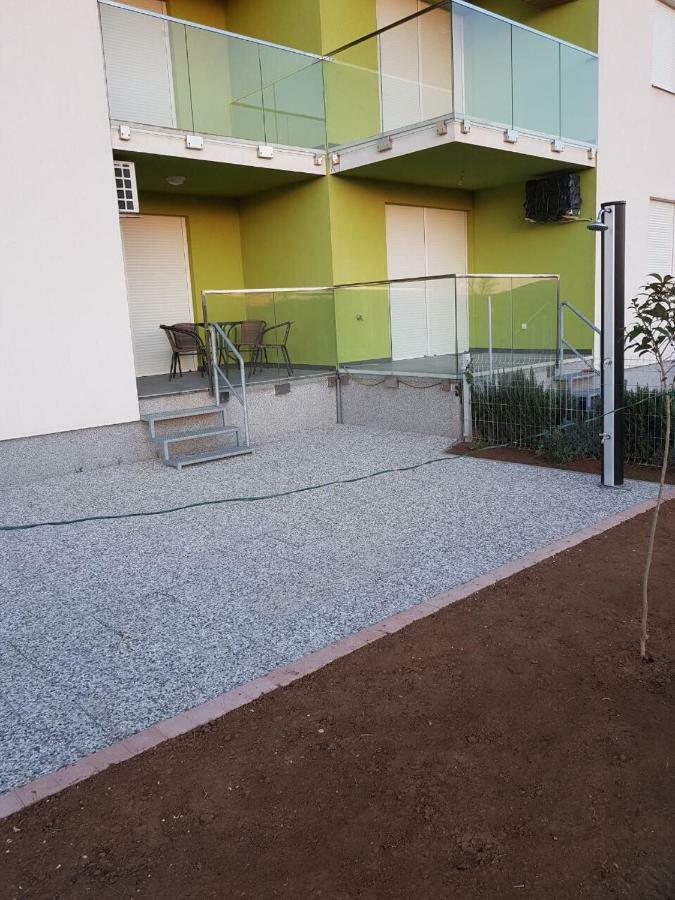 Apartmani Matko Nin Esterno foto